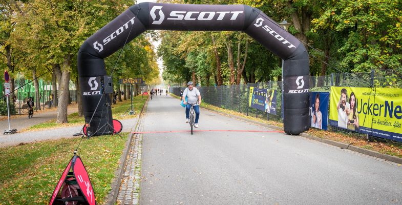 ds13670D8336985-EC97-366E-F983-7E87B291092F.jpg